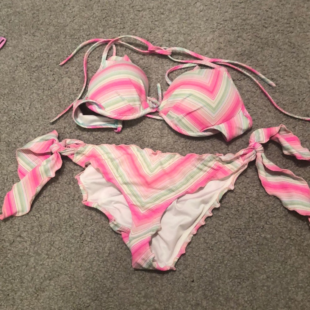 Victoria’s Secret bikini